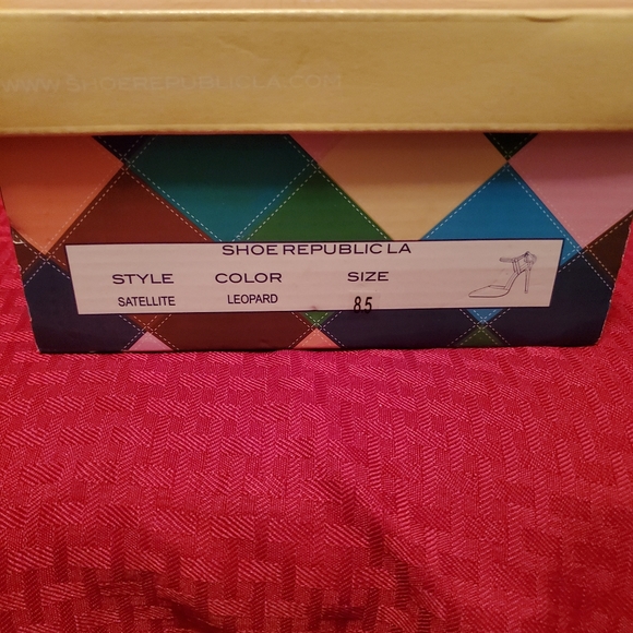 Heels - Picture 3 of 3